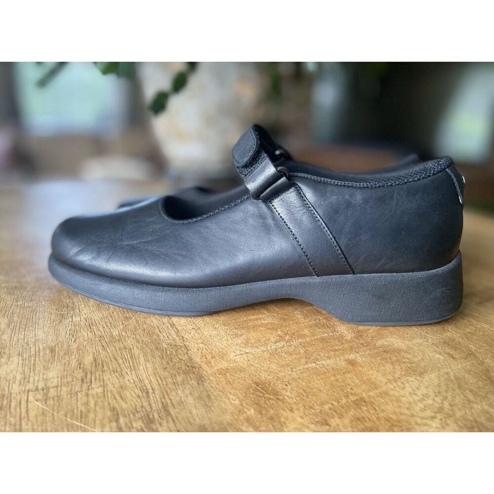 Tommy Hilfiger Black Leather Mary Jane Flats Womenâs Us 8.5m